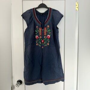 Lucky Brand dress in navy blue with floral embroidery. Size XL. Good condition.